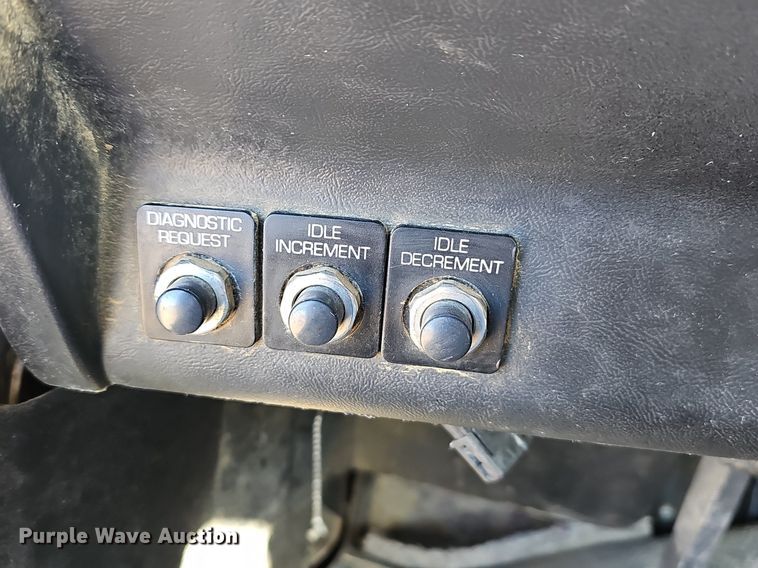 image for item NP9383 1995 Volvo White GMC semi truck