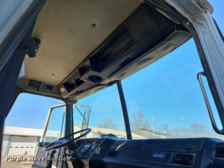 image for item NP9383 1995 Volvo White GMC semi truck