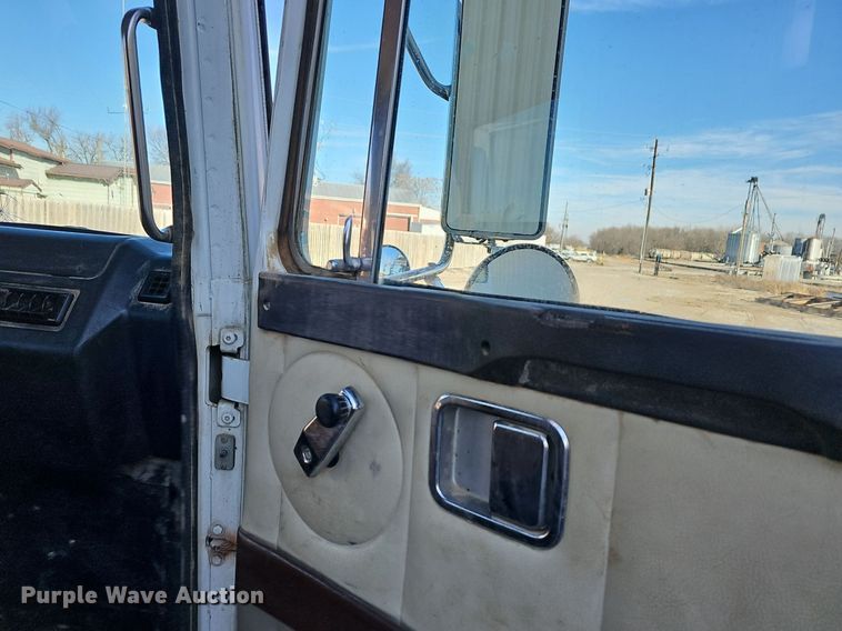 image for item NP9383 1995 Volvo White GMC semi truck