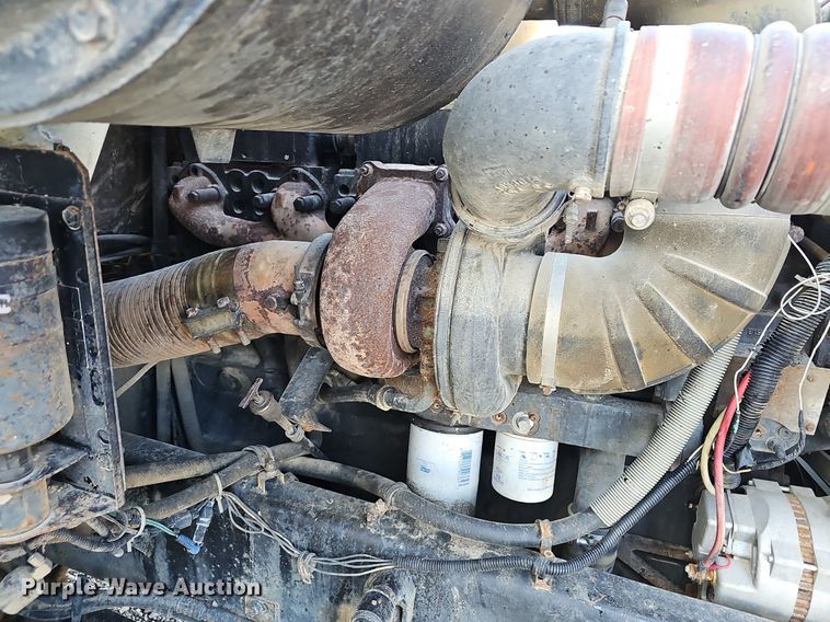 image for item NP9383 1995 Volvo White GMC semi truck