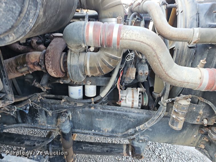 image for item NP9383 1995 Volvo White GMC semi truck