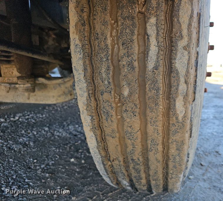 image for item NP9383 1995 Volvo White GMC semi truck