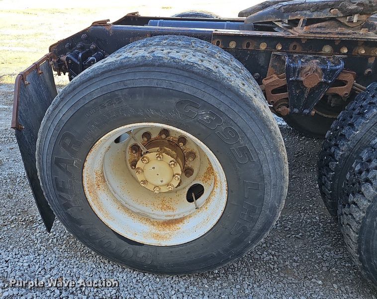 image for item NP9383 1995 Volvo White GMC semi truck