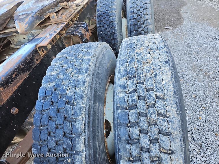 image for item NP9383 1995 Volvo White GMC semi truck