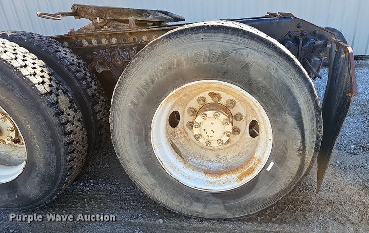 image for item NP9383 1995 Volvo White GMC semi truck