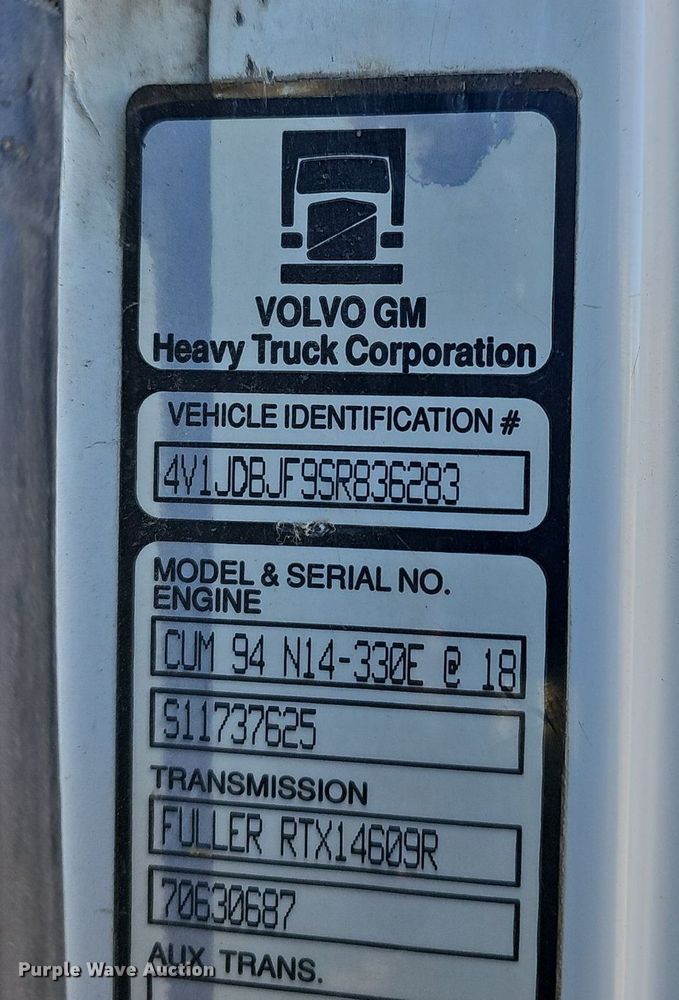 image for item NP9383 1995 Volvo White GMC semi truck