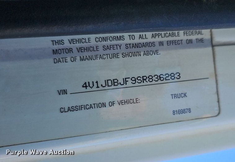 image for item NP9383 1995 Volvo White GMC semi truck