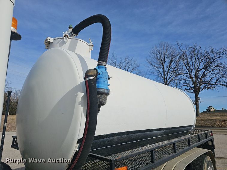 image for item NP9384 1993 Kenworth  T450 tank truck