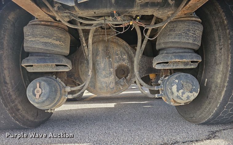 image for item NP9384 1993 Kenworth  T450 tank truck