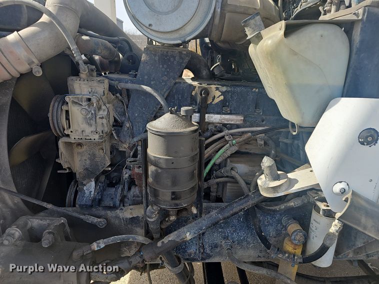 image for item NP9384 1993 Kenworth  T450 tank truck