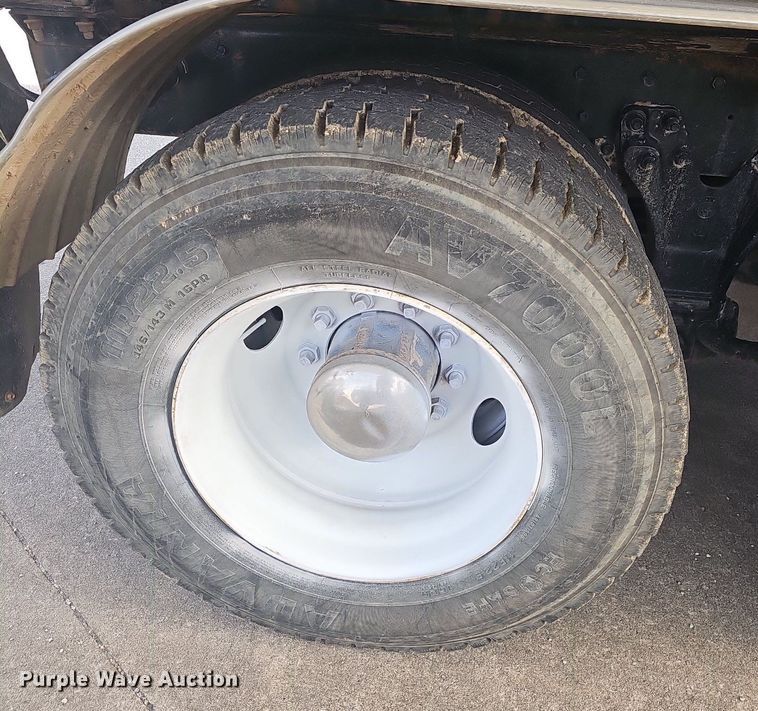 image for item NP9384 1993 Kenworth  T450 tank truck