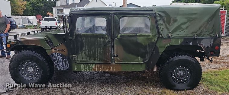 image for item NT9772 1991 AM General M1038 HUMVEE