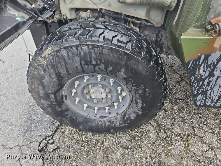 image for item NT9772 1991 AM General M1038 HUMVEE