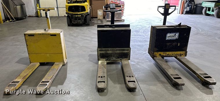 image for item NU9300 (4) pallet jacks