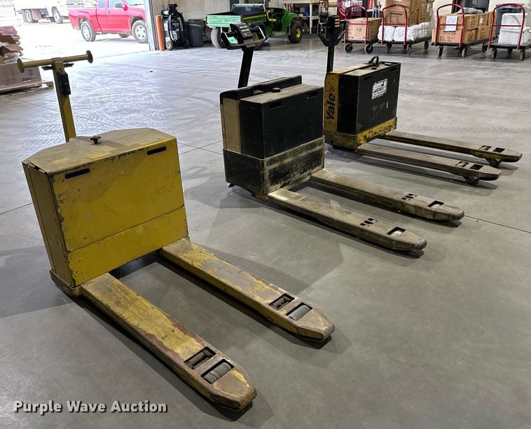 image for item NU9300 (4) pallet jacks