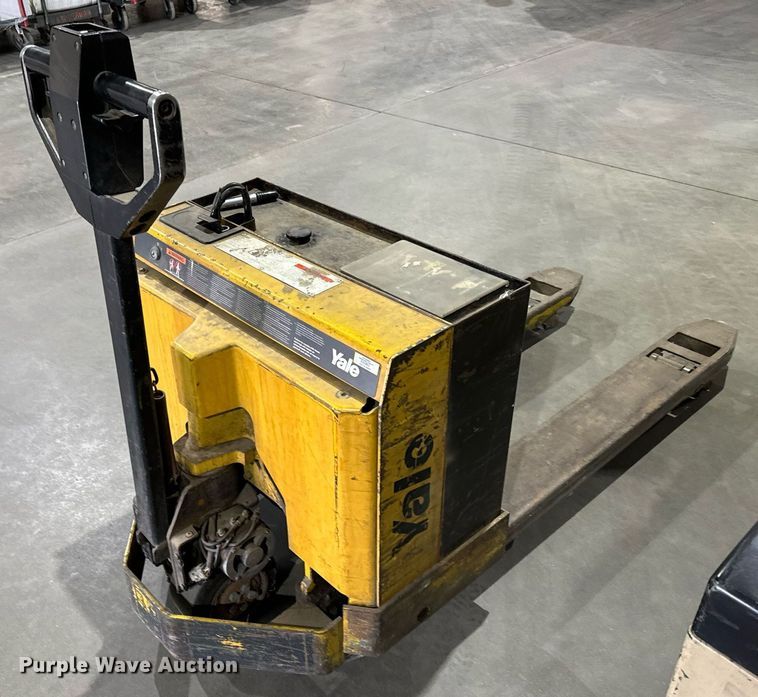 image for item NU9300 (4) pallet jacks