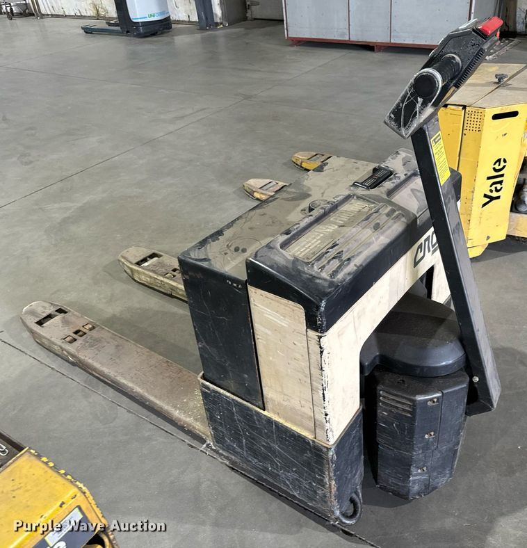 image for item NU9300 (4) pallet jacks