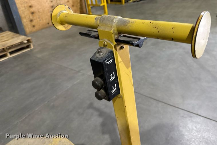 image for item NU9300 (4) pallet jacks