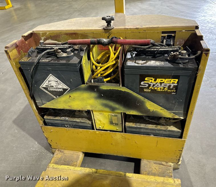 image for item NU9300 (4) pallet jacks