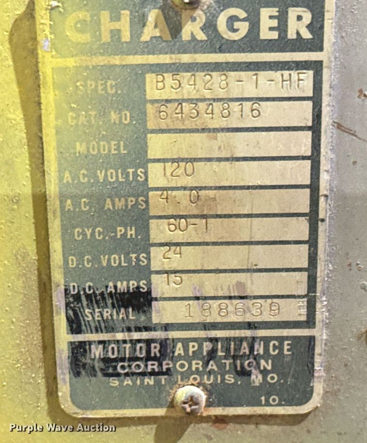 image for item NU9300 (4) pallet jacks