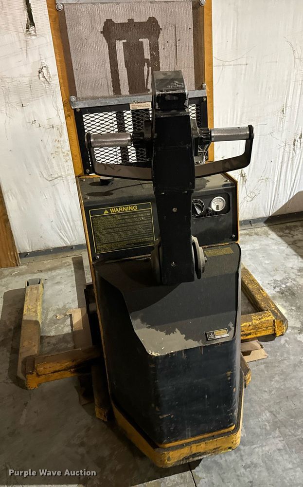 image for item NU9300 (4) pallet jacks