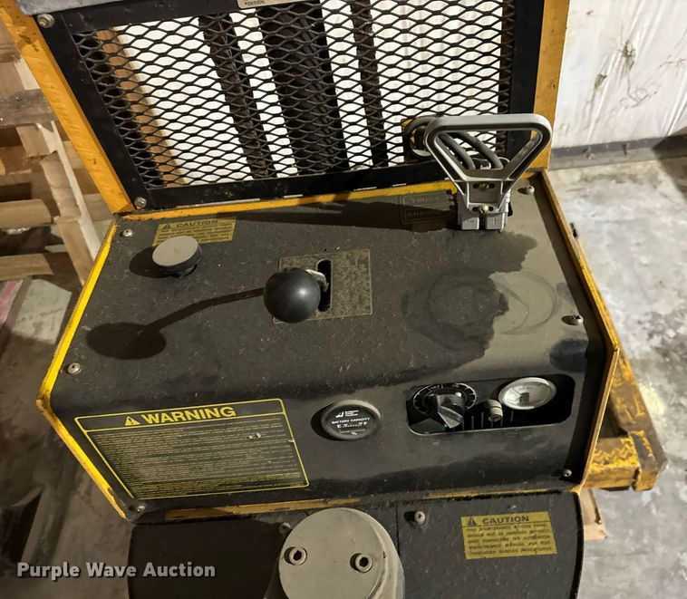 image for item NU9300 (4) pallet jacks