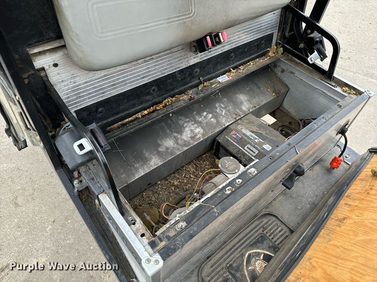 image for item NU9307 Club Car Carryall 6 golf cart