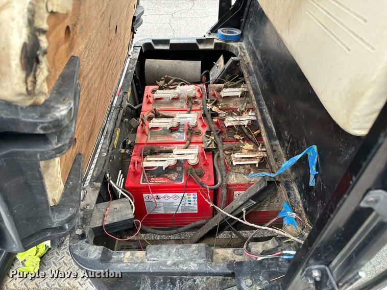 image for item NU9309 Cushman  Hauler 1200X golf cart