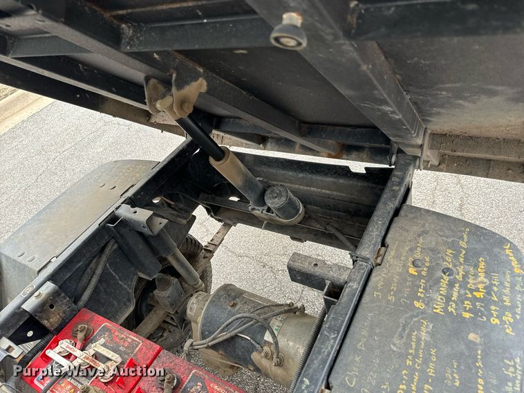 image for item NU9309 Cushman  Hauler 1200X golf cart