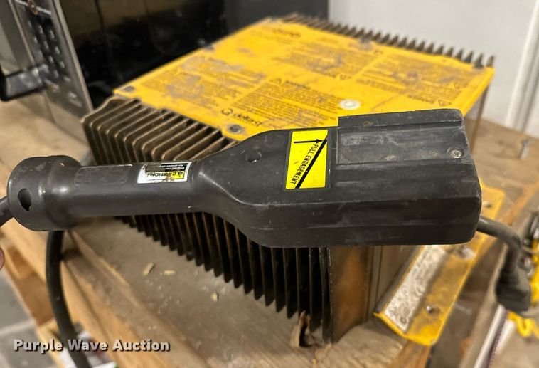 image for item NU9309 Cushman  Hauler 1200X golf cart