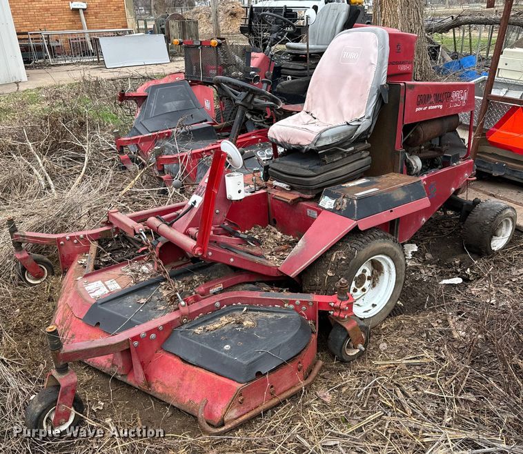 image for item NU9313 Toro Groundsmaster 325D lawn mower