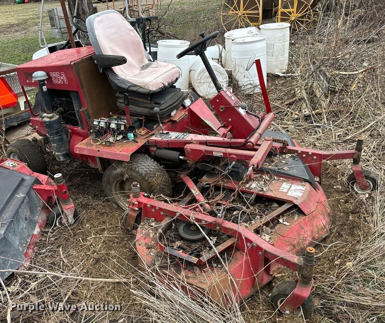 image for item NU9313 Toro Groundsmaster 325D lawn mower