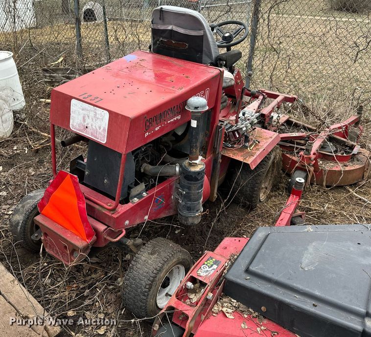 image for item NU9313 Toro Groundsmaster 325D lawn mower