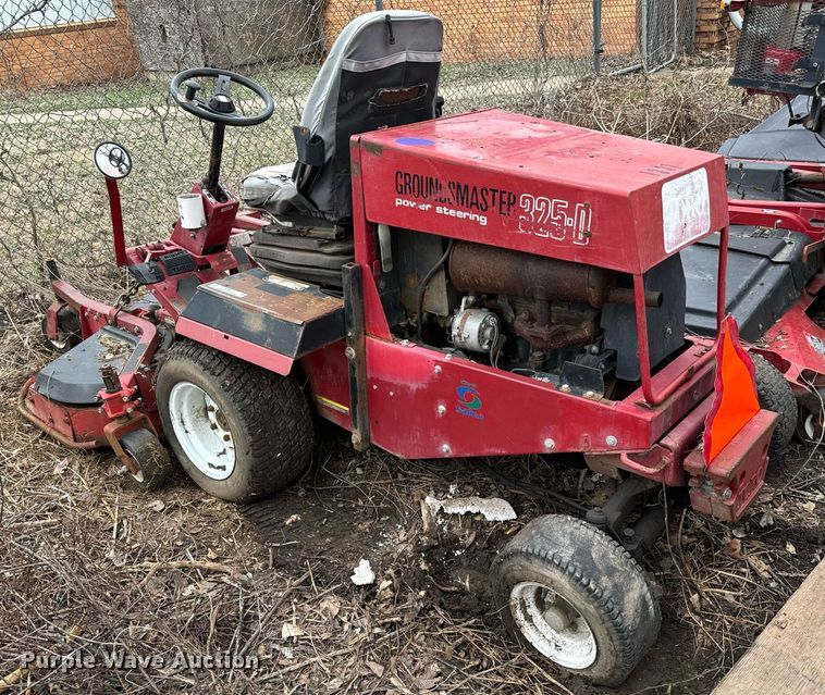 image for item NU9313 Toro Groundsmaster 325D lawn mower