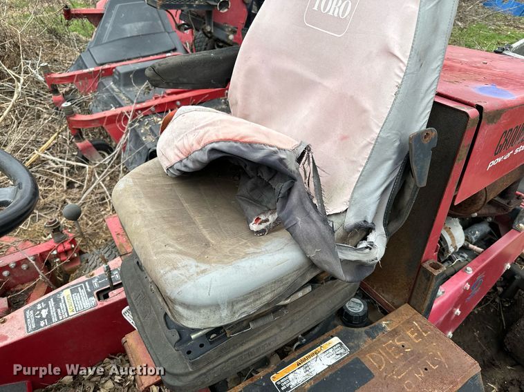 image for item NU9313 Toro Groundsmaster 325D lawn mower