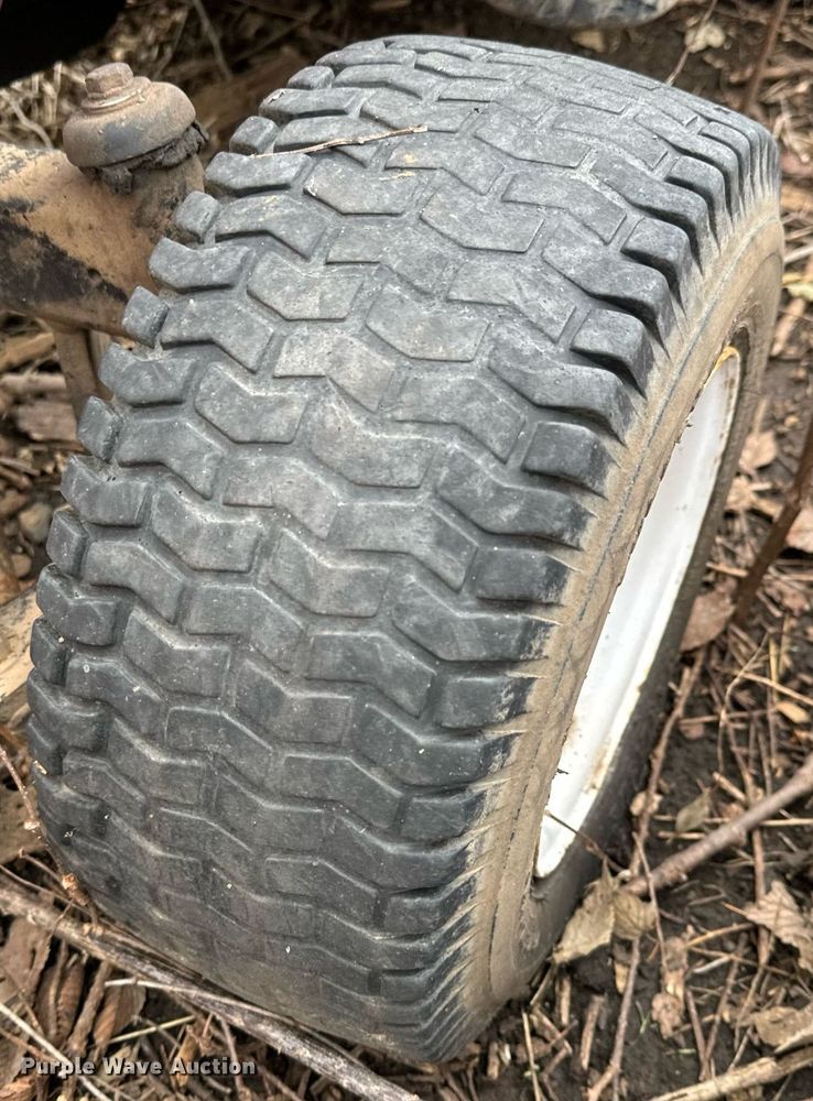 image for item NU9313 Toro Groundsmaster 325D lawn mower