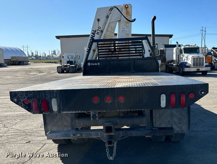 image for item NU9322 1990 Ford F800 crane truck