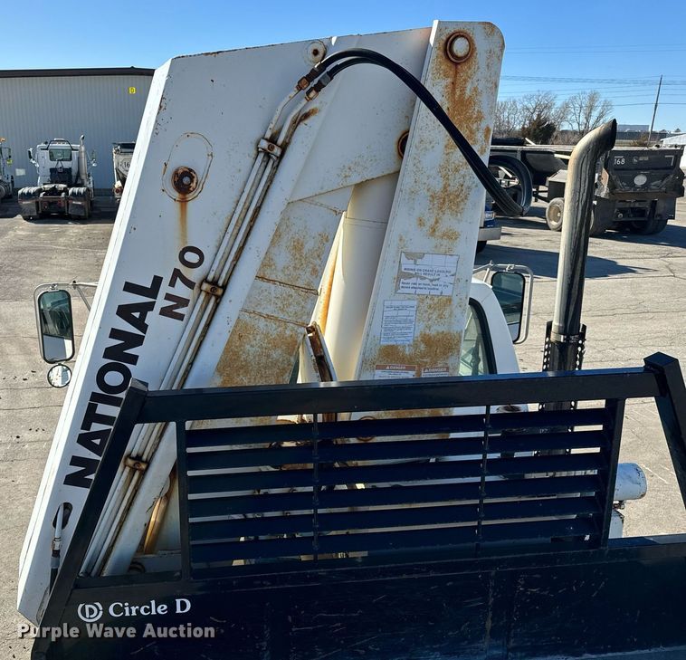 image for item NU9322 1990 Ford F800 crane truck