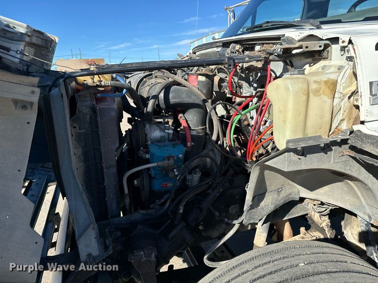 image for item NU9322 1990 Ford F800 crane truck