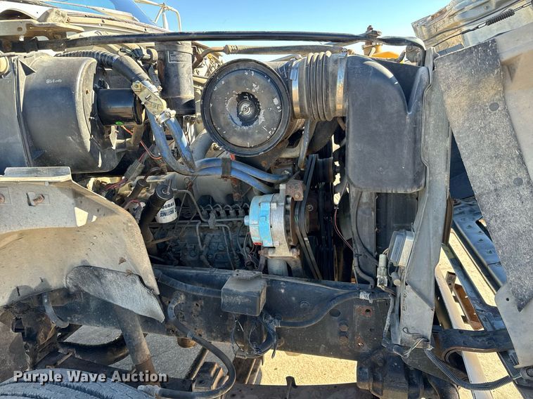 image for item NU9322 1990 Ford F800 crane truck