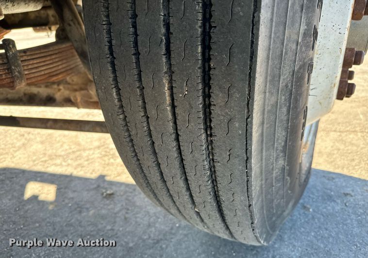 image for item NU9322 1990 Ford F800 crane truck