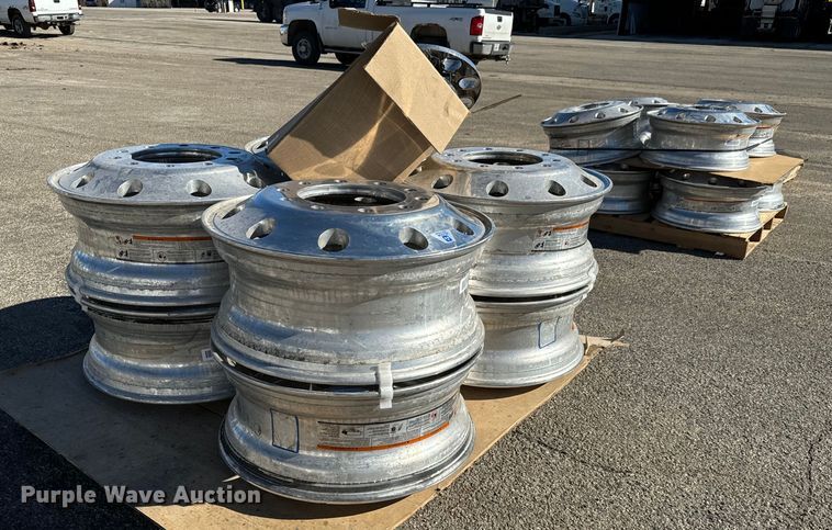 image for item NU9324 (16) Alcoa wheels