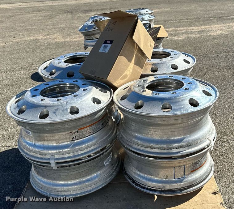 image for item NU9324 (16) Alcoa wheels