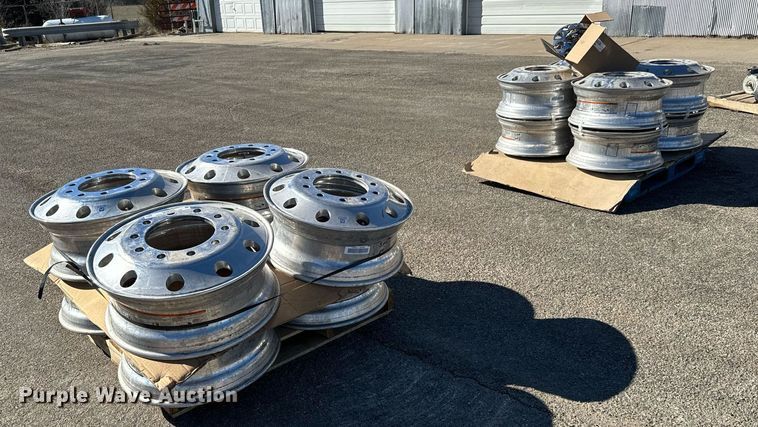 image for item NU9324 (16) Alcoa wheels