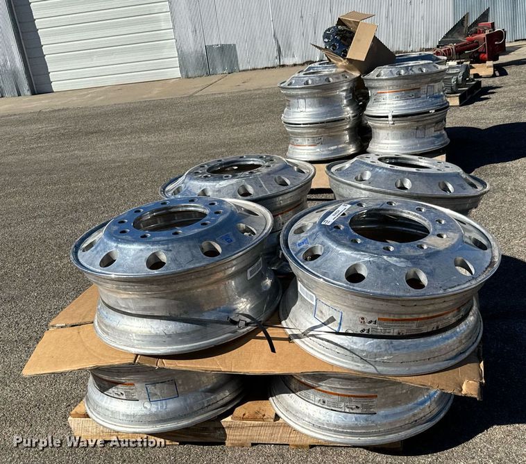 image for item NU9324 (16) Alcoa wheels