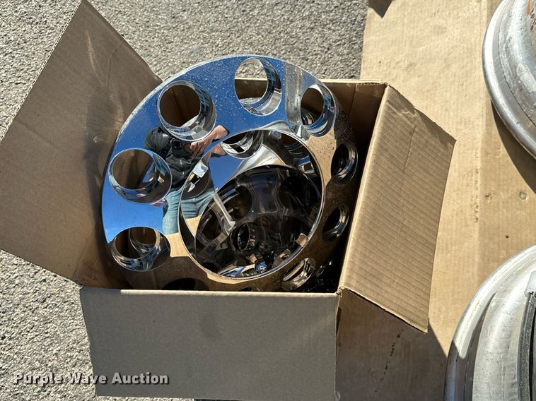 image for item NU9324 (16) Alcoa wheels