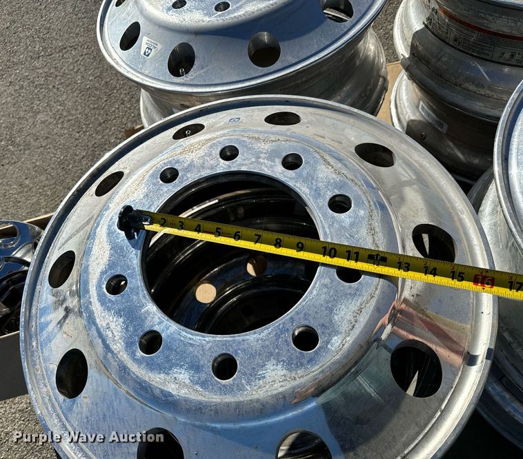 image for item NU9324 (16) Alcoa wheels