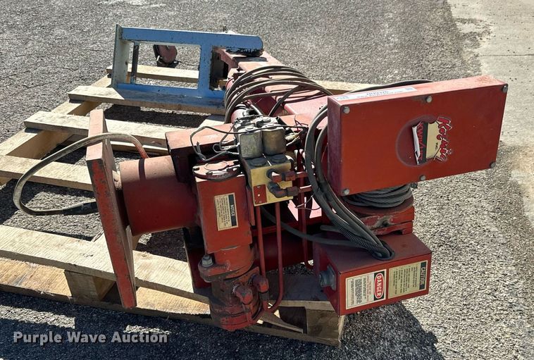 image for item NU9326 Koenig C26 truck mounted crane