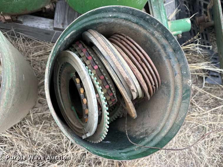 image for item OA9535 John Deere planter