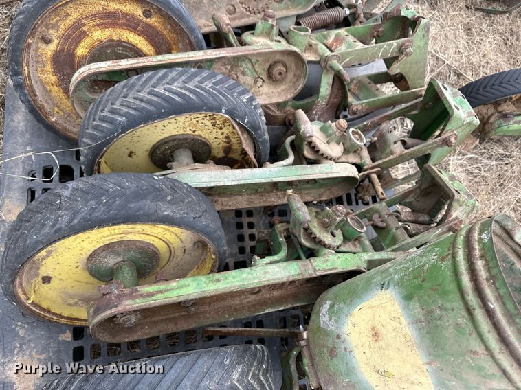 image for item OA9535 John Deere planter